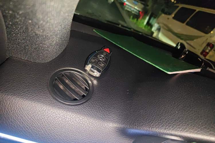 Used Mercedes-Benz GLE  Vehicle Key