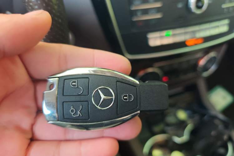 Used Mercedes-Benz GLE 2017 GLE 320 4MATIC Dynamic Model Vehicle Key