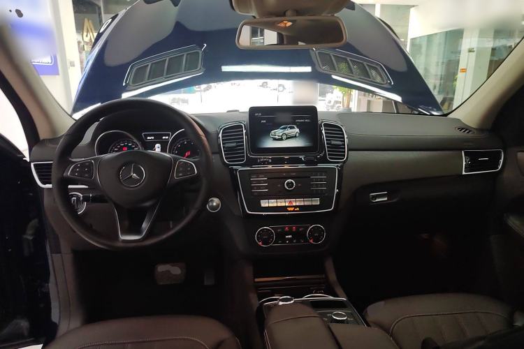 Used Mercedes-Benz GLE 2017 GLE 320 4MATIC Dynamic Model Center Console