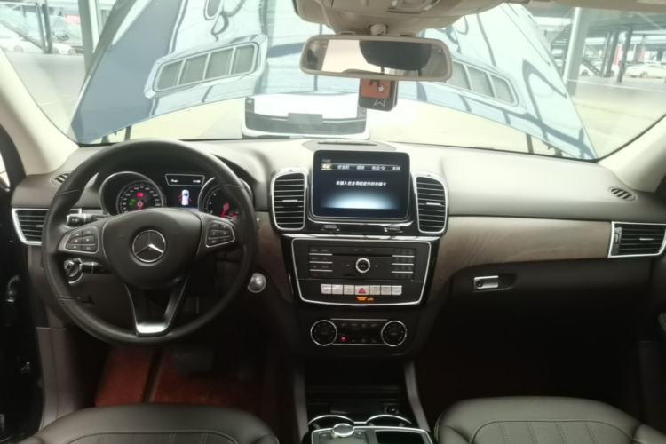 Used Mercedes-Benz GLE 2017 GLE 320 4MATIC Dynamic Model Center Console