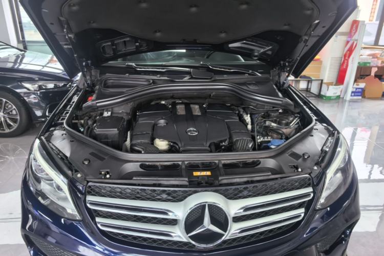 Used Mercedes-Benz GLE 2017 GLE 320 4MATIC Dynamic Model Engine Bay