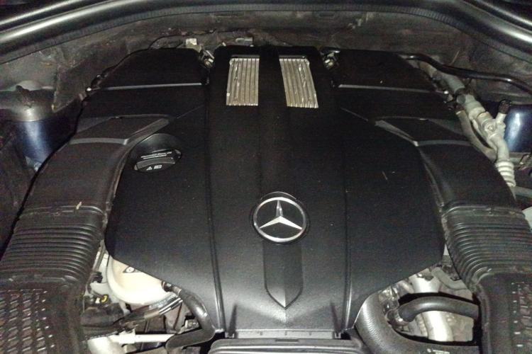 Used Mercedes-Benz GLE 2017 GLE 320 4MATIC Dynamic Model Engine Bay