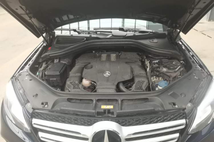 Used Mercedes-Benz GLE 2017 GLE 320 4MATIC Dynamic Model Engine Bay