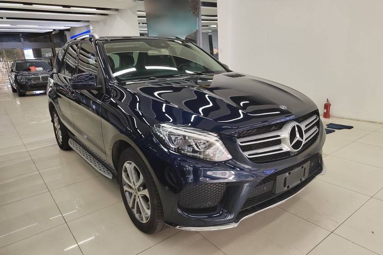 Used Mercedes-Benz GLE 2017 GLE 320 4MATIC Dynamic Model Front Right 45 Deg