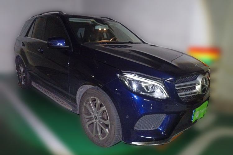 Used Mercedes-Benz GLE 2017 GLE 320 4MATIC Dynamic Model Front Right 45 Deg