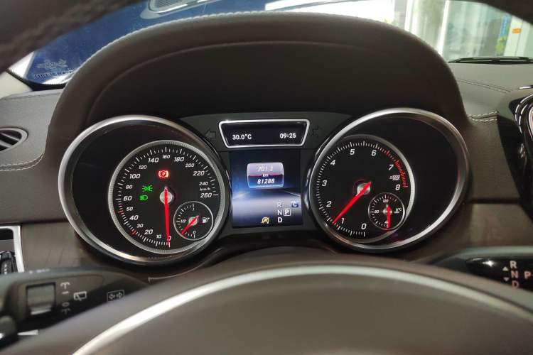 Used Mercedes-Benz GLE 2017 GLE 320 4MATIC Dynamic Model Instrument Cluster