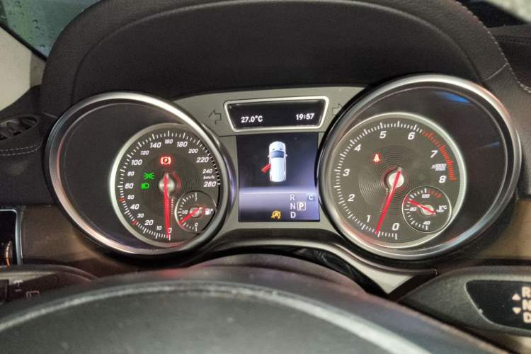Used Mercedes-Benz GLE 2017 GLE 320 4MATIC Dynamic Model Instrument Cluster