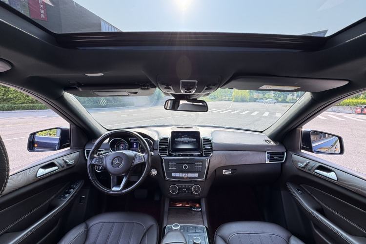 Used Mercedes-Benz GLE 2017 GLE 400 4MATIC Interior 2