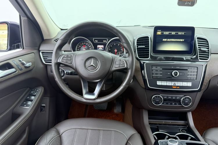 Used Mercedes-Benz GLE 2017 GLE 320 4MATIC Dynamic Model Interior 7