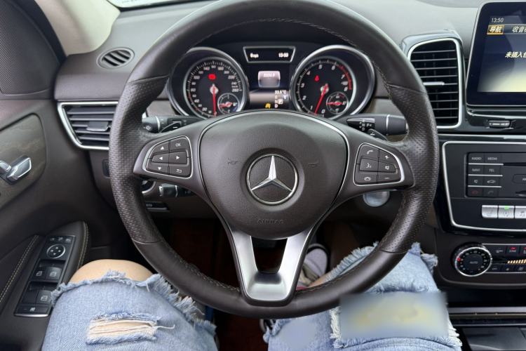 Used Mercedes-Benz GLE 2017 GLE 320 4MATIC Dynamic Model Interior 8
