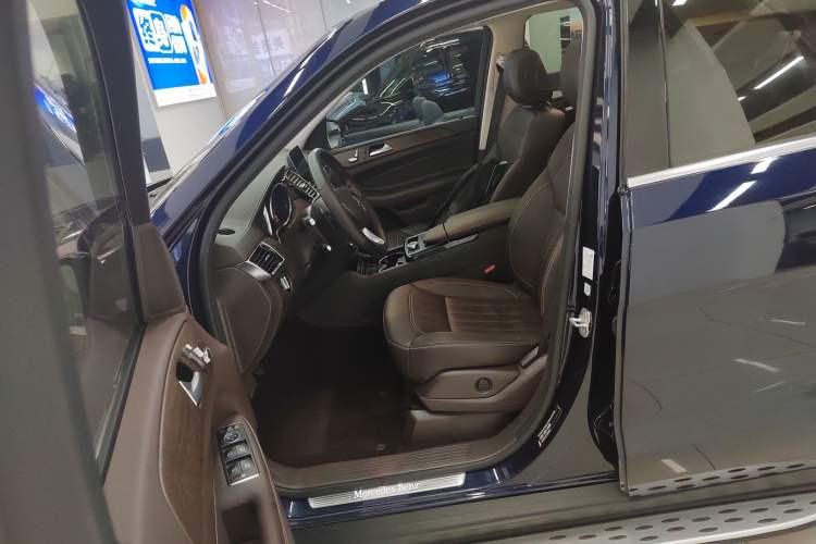 Used Mercedes-Benz GLE 2017 GLE 320 4MATIC Dynamic Model Left Front Seat
