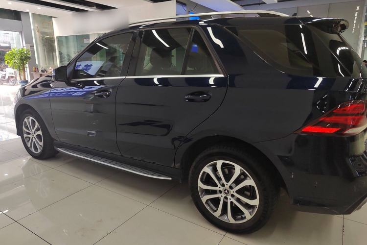 Used Mercedes-Benz GLE 2017 GLE 320 4MATIC Dynamic Model Left Side