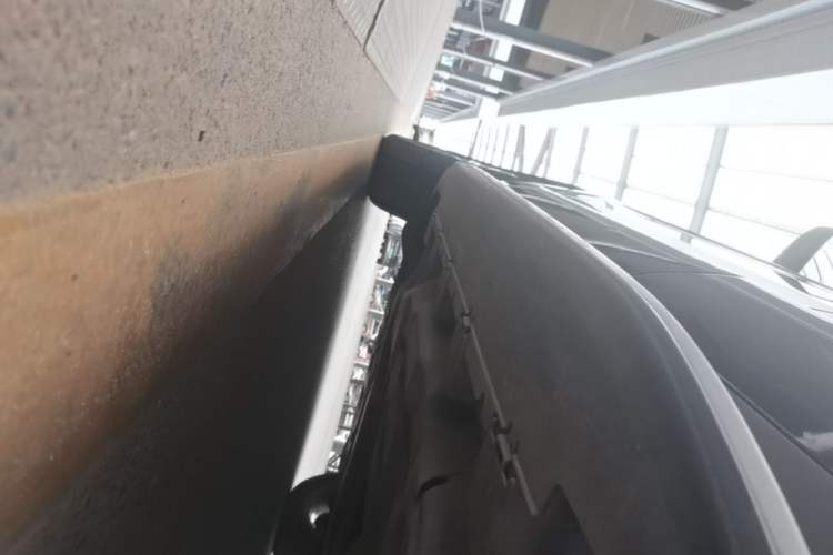 Used Mercedes-Benz GLE 2017 GLE 320 4MATIC Dynamic Model Left Side Sill