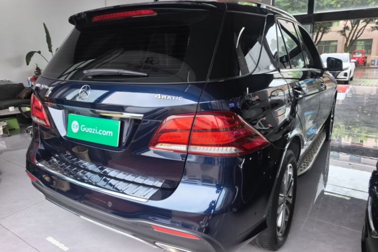 Used Mercedes-Benz GLE 2017 GLE 320 4MATIC Dynamic Model Rear Right 45 Deg