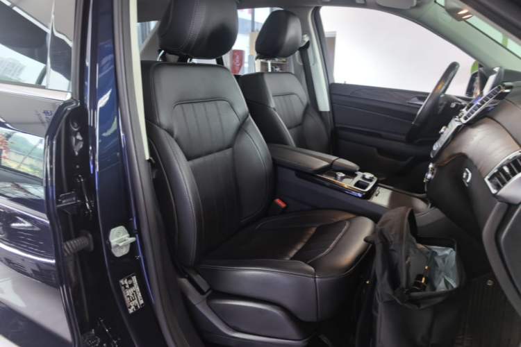 Used Mercedes-Benz GLE 2017 GLE 320 4MATIC Dynamic Model Right Front Seat