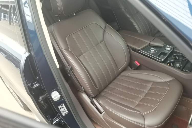 Used Mercedes-Benz GLE 2017 GLE 320 4MATIC Dynamic Model Right Front Seat