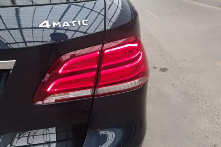 Used Mercedes-Benz GLE 2017 GLE 320 4MATIC Dynamic Model Right Rear Taillight