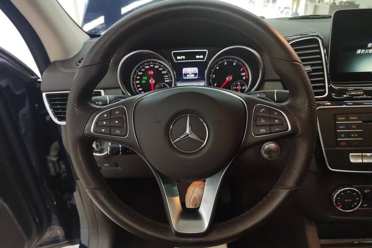 Used Mercedes-Benz GLE 2017 GLE 320 4MATIC Dynamic Model Steering Wheel