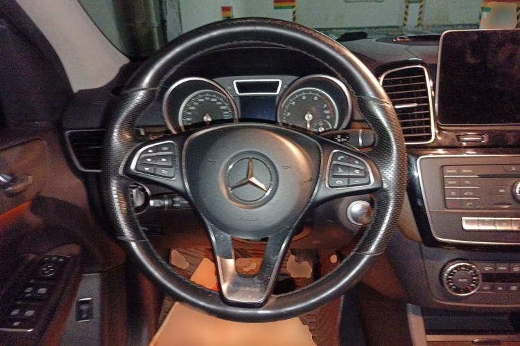 Used Mercedes-Benz GLE 2017 GLE 320 4MATIC Dynamic Model Steering Wheel