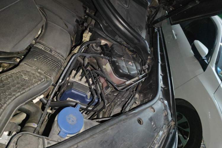 Used Mercedes-Benz GLE 2017 GLE 400 4MATIC Engine Bay Left