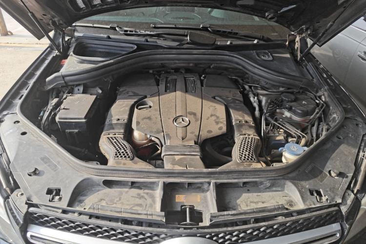 Used Mercedes-Benz GLE 2017 GLE 320 4MATIC Dynamic Model Engine Bay