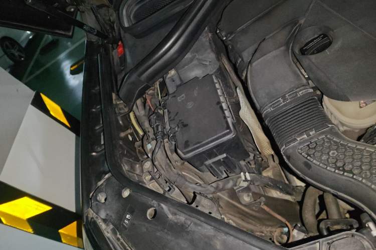 Used Mercedes-Benz GLE 2017 GLE 400 4MATIC Engine Bay Right