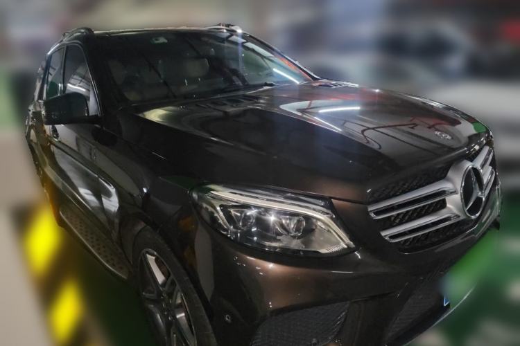 Used Mercedes-Benz GLE 2017 GLE 400 4MATIC Front Right 45 Deg