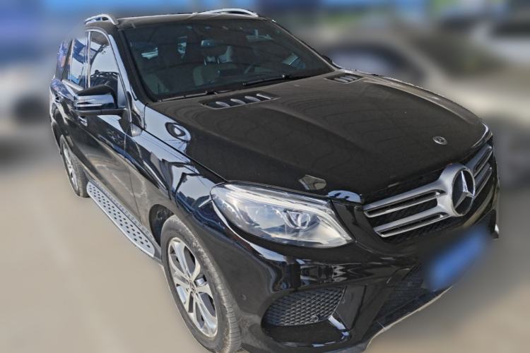 Used Mercedes-Benz GLE 2017 GLE 320 4MATIC Dynamic Model Front Right 45 Deg