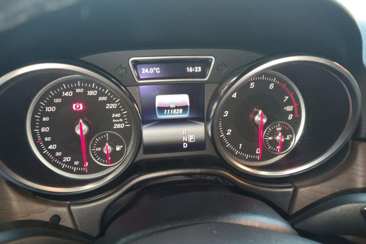 Used Mercedes-Benz GLE 2017 GLE 320 4MATIC Luxury Model Instrument Cluster