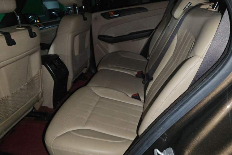 Used Mercedes-Benz GLE 2017 GLE 400 4MATIC Left Rear Seat