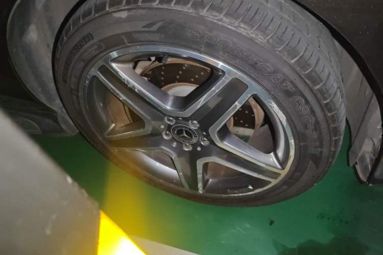 Used Mercedes-Benz GLE 2017 GLE 400 4MATIC Right Front Wheel Hub