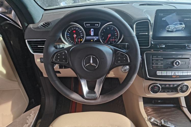 Used Mercedes-Benz GLE 2017 GLE 320 4MATIC Dynamic Model Steering Wheel