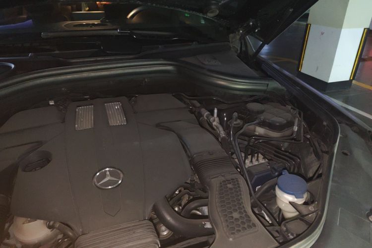 Used Mercedes-Benz GLE 2017 GLE 320 4MATIC Luxury Model Engine Bay Left