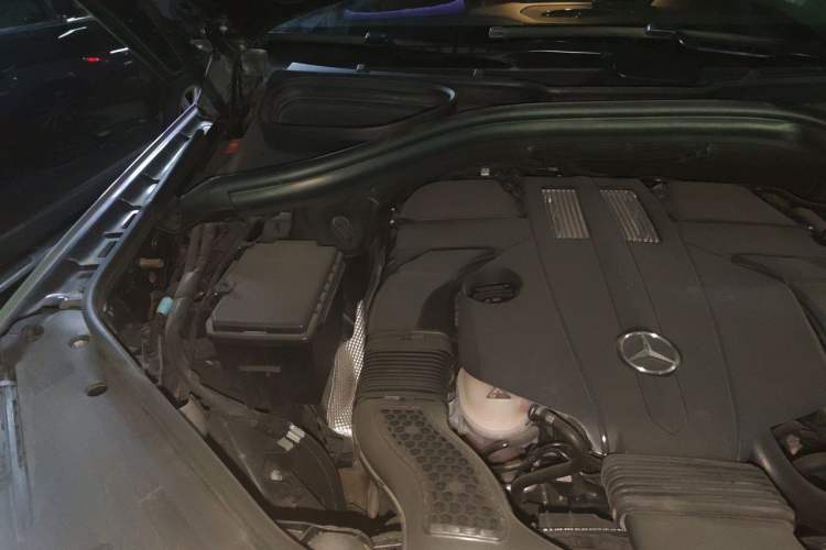 Used Mercedes-Benz GLE 2017 GLE 320 4MATIC Luxury Model Engine Bay Right