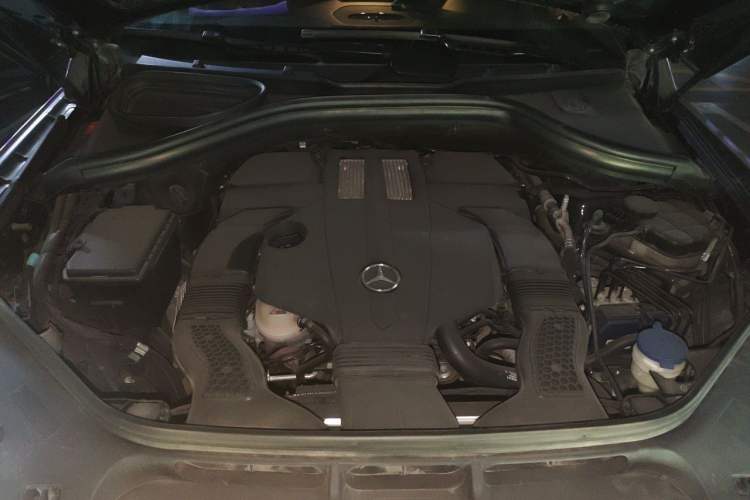 Used Mercedes-Benz GLE 2017 GLE 320 4MATIC Luxury Model Engine Bay