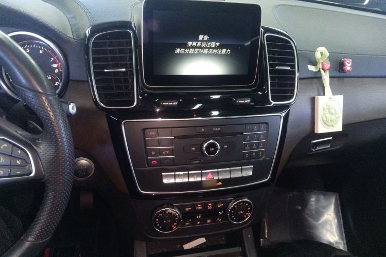 Used Mercedes-Benz GLE 2017 GLE 320 4MATIC Dynamic Model Audio And AC Panel