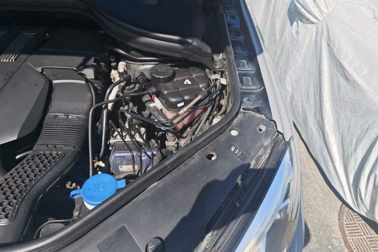 Used Mercedes-Benz GLE  Engine Bay Left