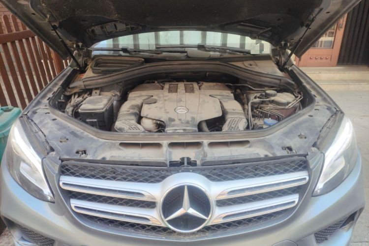 Used Mercedes-Benz GLE 2017 GLE 320 4MATIC Dynamic Model Engine Bay