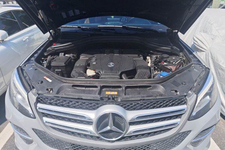 Used Mercedes-Benz GLE  Engine Bay