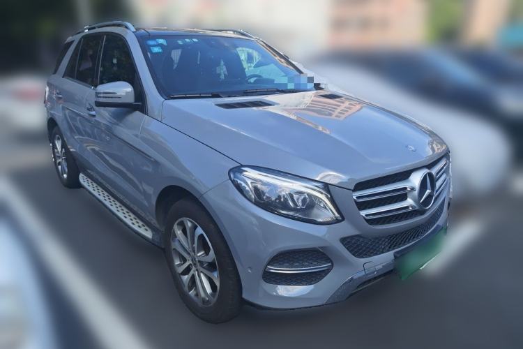 Used Mercedes-Benz GLE  Front Right 45 Deg