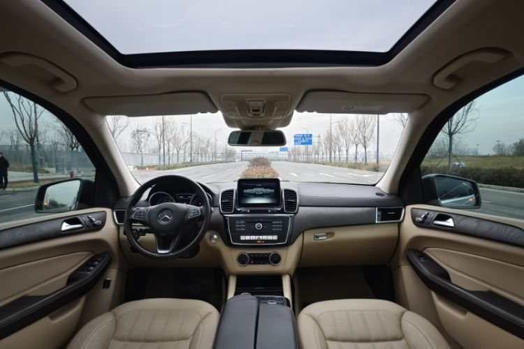 Used Mercedes-Benz GLE 2017 GLE 400 4MATIC Interior 3