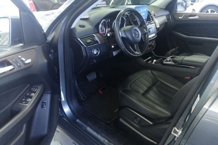 Used Mercedes-Benz GLE 2017 GLE 320 4MATIC Dynamic Model Interior 3