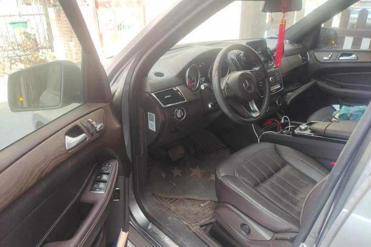 Used Mercedes-Benz GLE 2017 GLE 320 4MATIC Dynamic Model Interior 3