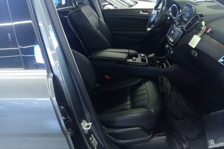 Used Mercedes-Benz GLE 2017 GLE 320 4MATIC Dynamic Model Right Front Seat
