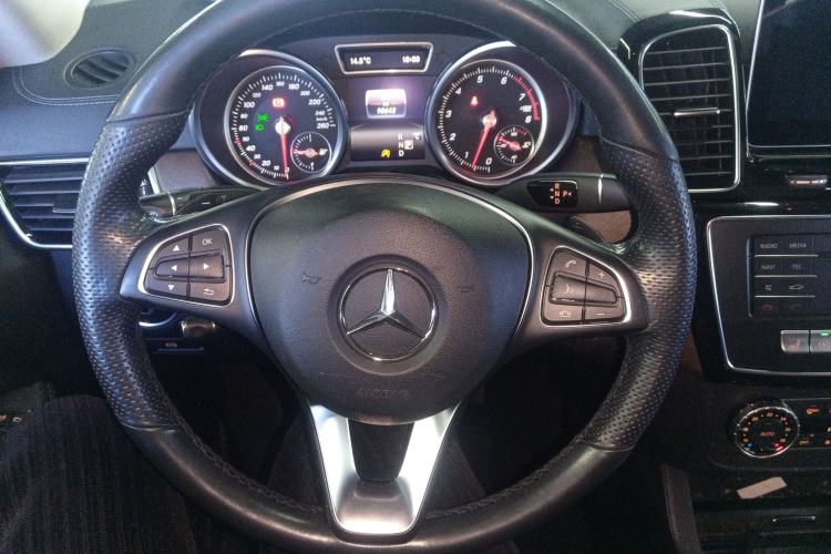 Used Mercedes-Benz GLE 2017 GLE 320 4MATIC Dynamic Model Steering Wheel