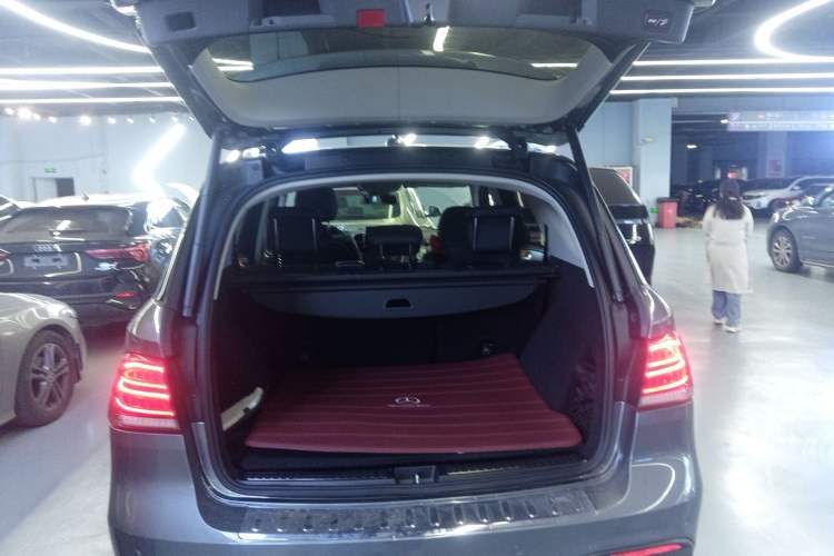 Used Mercedes-Benz GLE 2017 GLE 320 4MATIC Dynamic Model Trunk