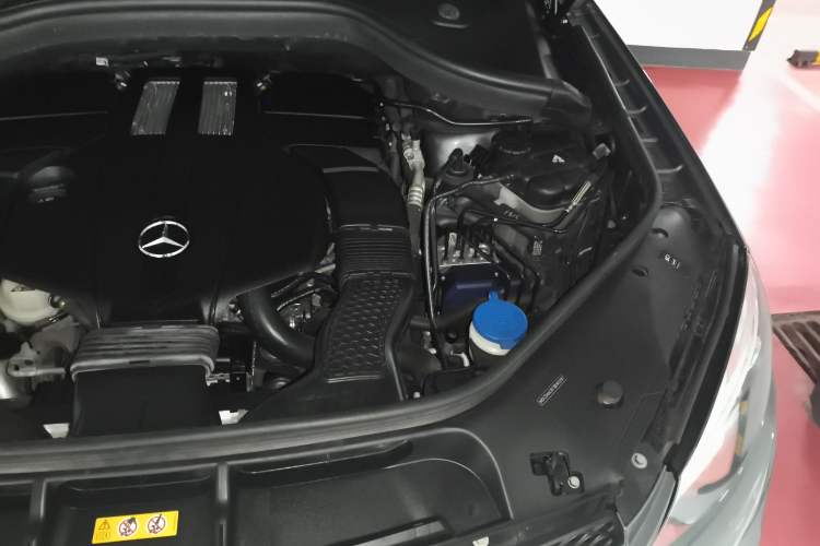 Used Mercedes-Benz GLE 2017 GLE 320 4MATIC Dynamic Model Engine Bay Left