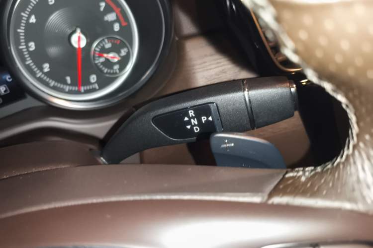 Used Mercedes-Benz GLE 2017 GLE 320 4MATIC Dynamic Model Gear Lever