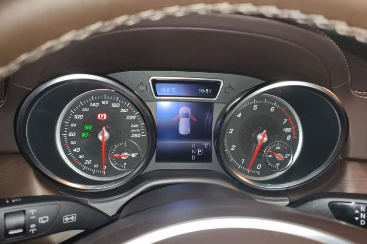 Used Mercedes-Benz GLE 2017 GLE 320 4MATIC Dynamic Model Instrument Cluster