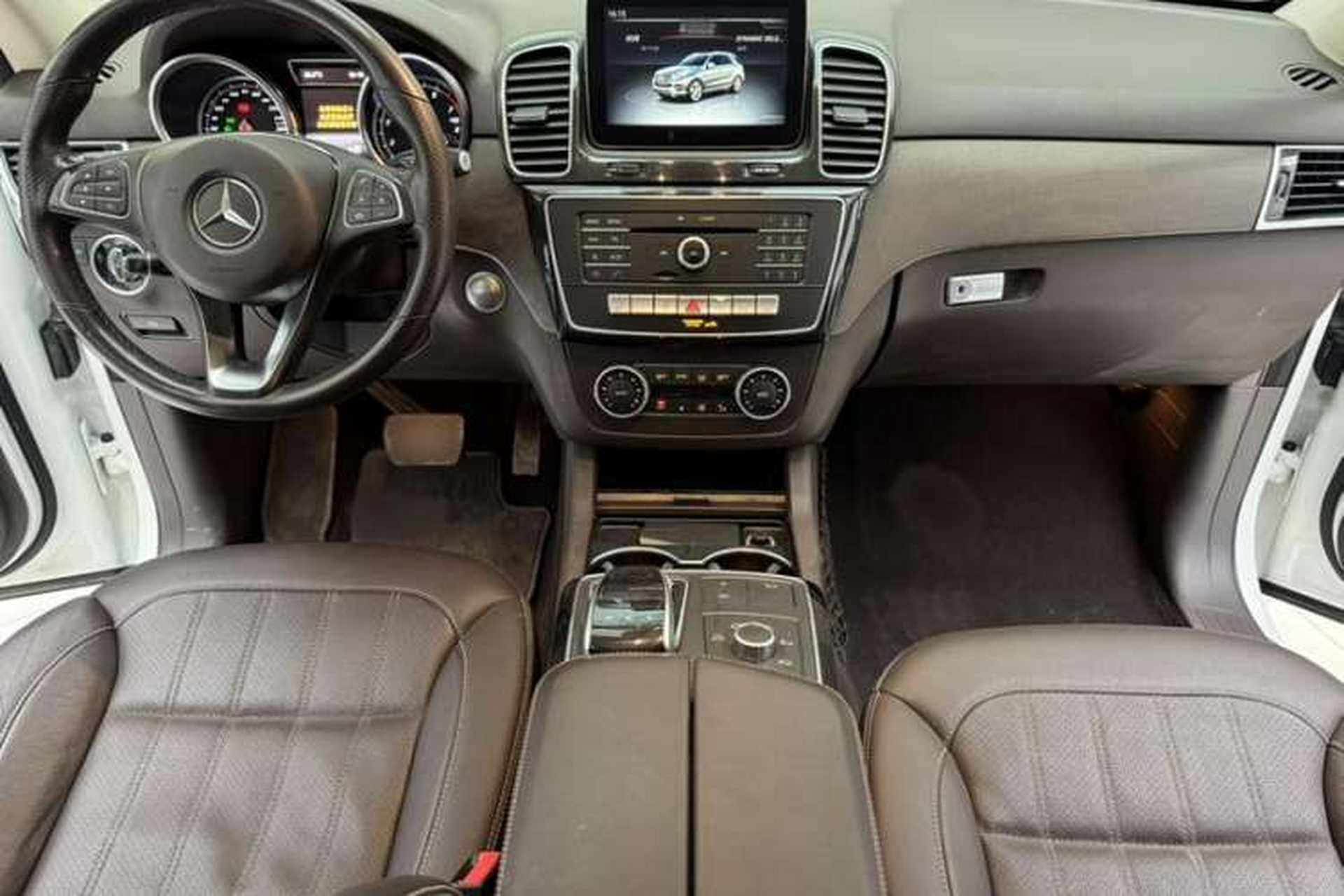Used Mercedes-Benz GLE 2017 GLE 320 4MATIC Luxury Model Interior 1
